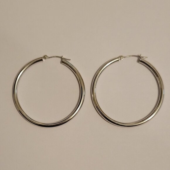 **SOLD**10k Solid White Gold Round Hoop Earrings Lever Backs ≈1 1/2", 2mm,≈1.58g - Picture 2 of 6